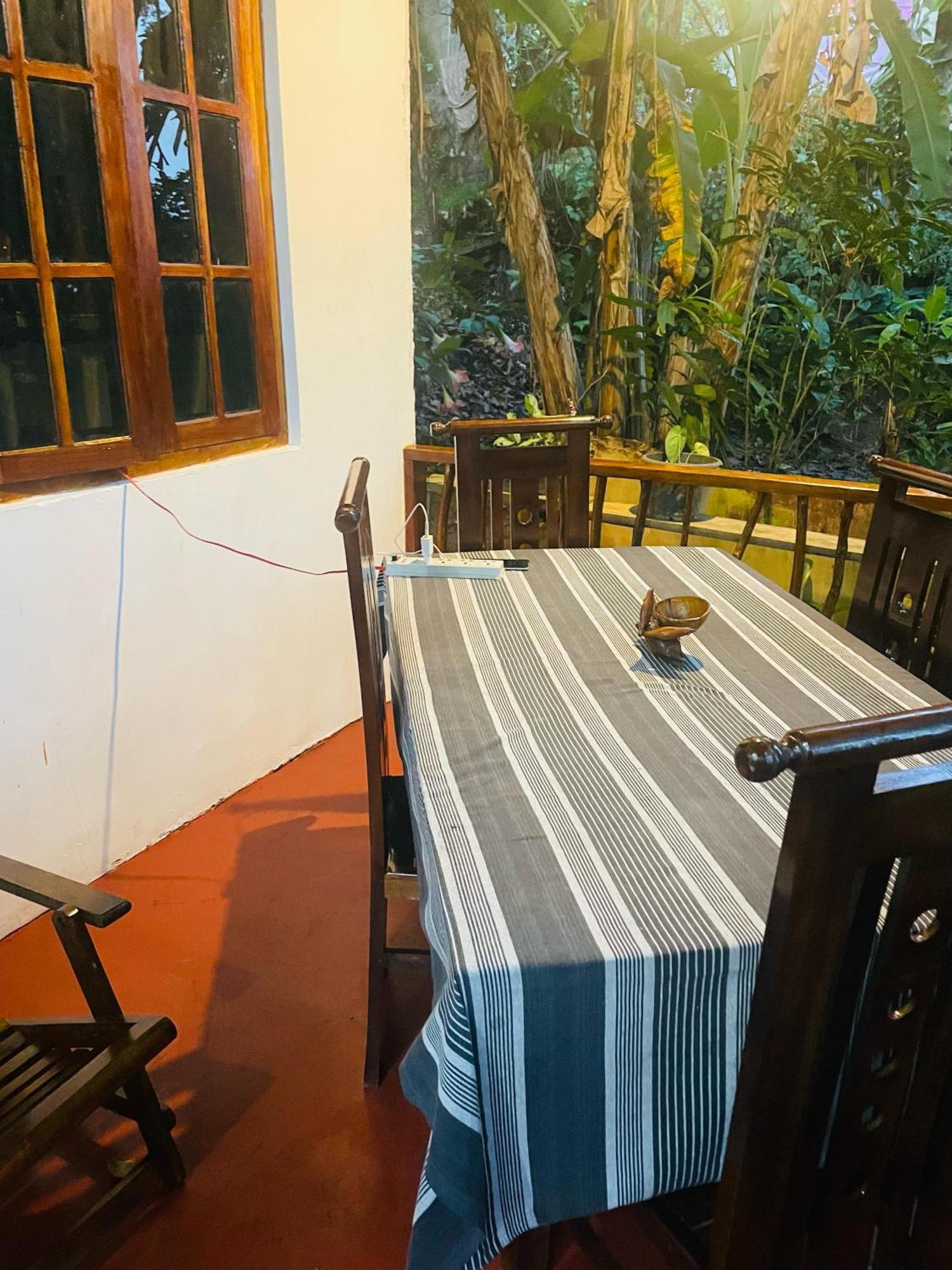 Hidden Gem Inn เอลลา ภายนอก รูปภาพ