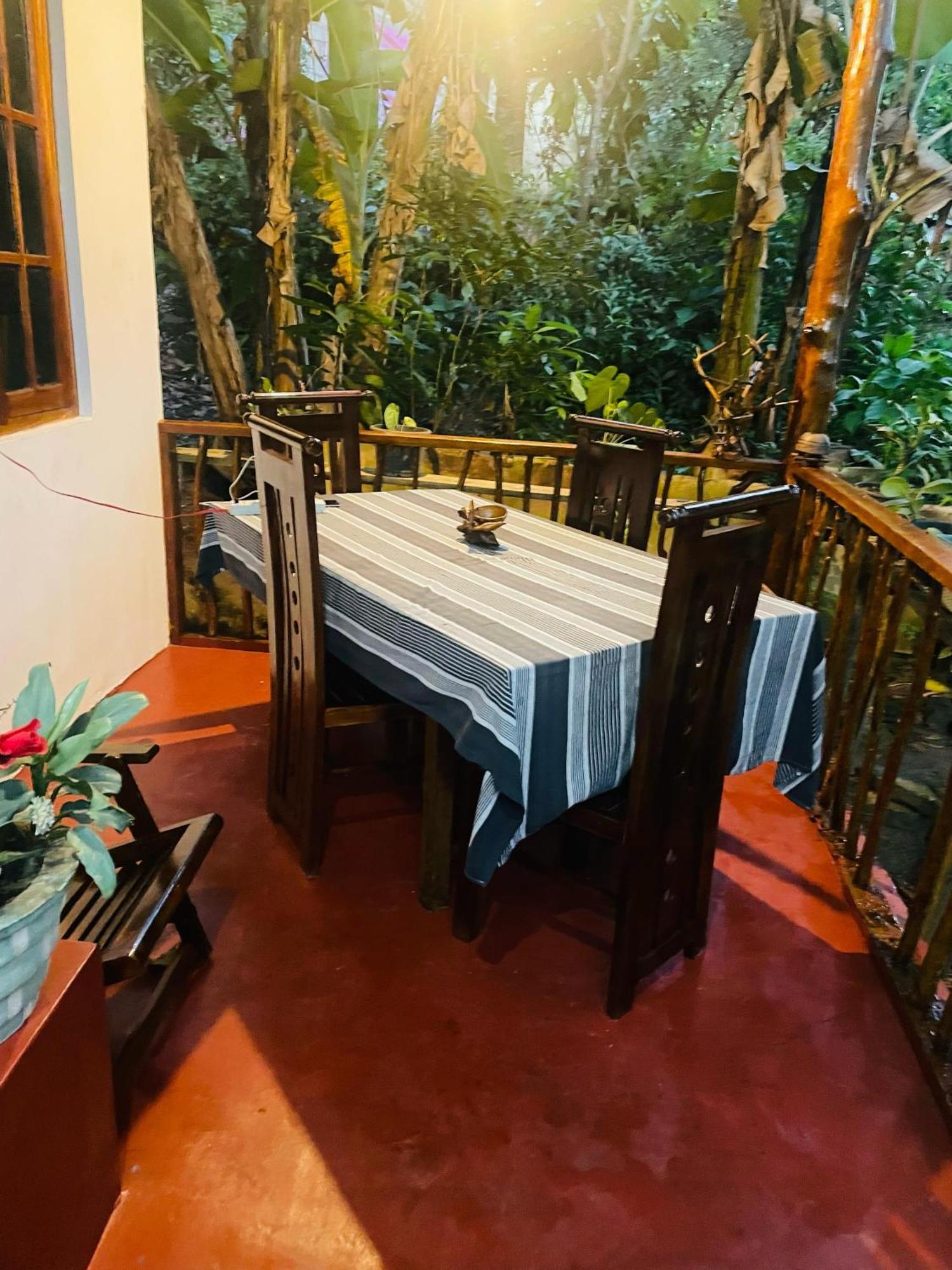 Hidden Gem Inn เอลลา ภายนอก รูปภาพ