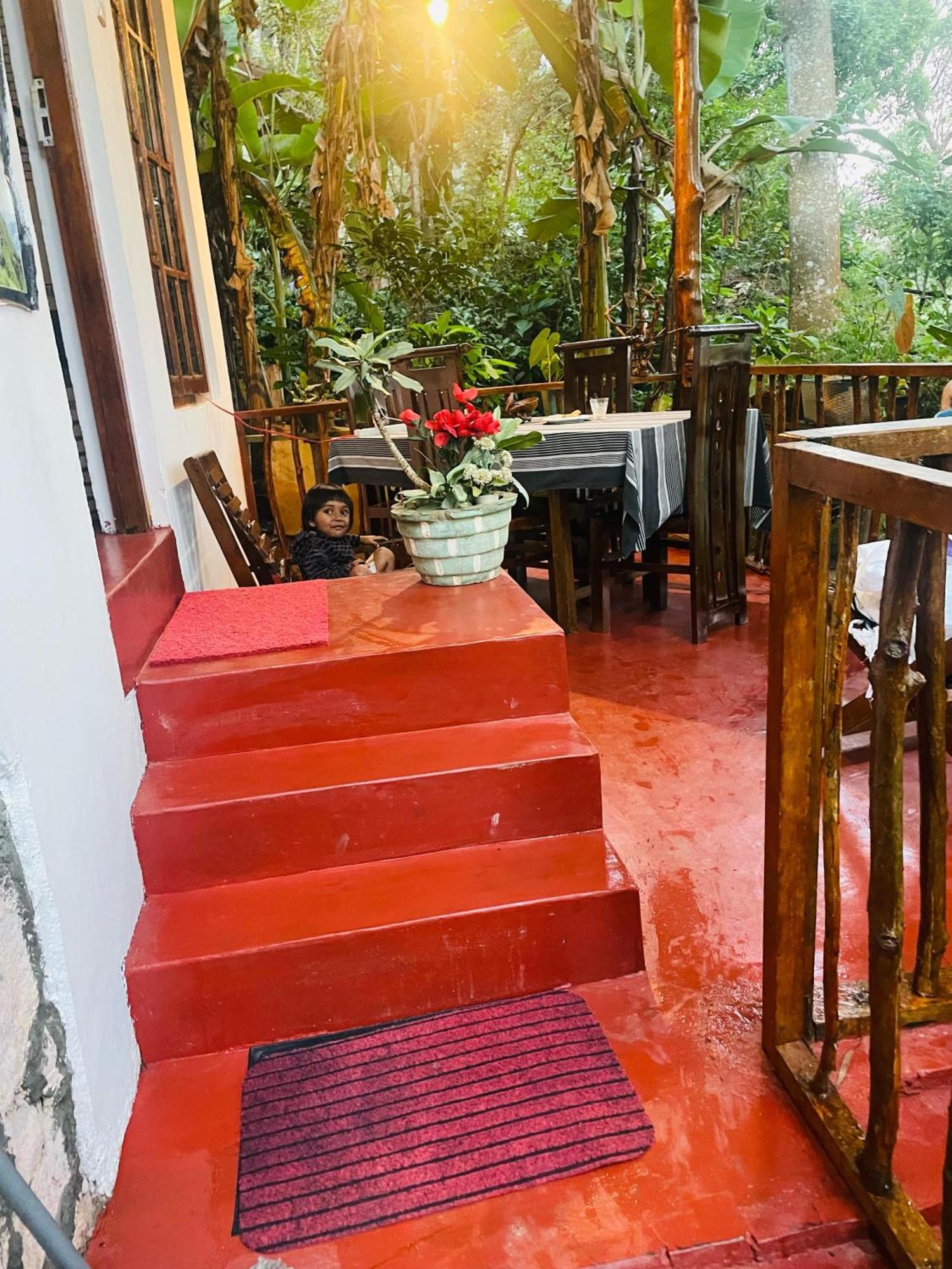 Hidden Gem Inn เอลลา ภายนอก รูปภาพ